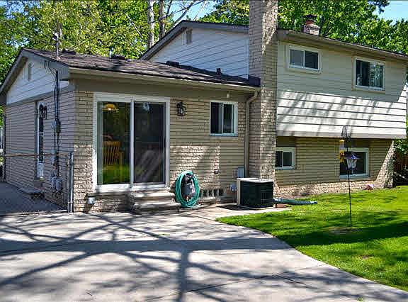 2nd image of 39815 Cather St