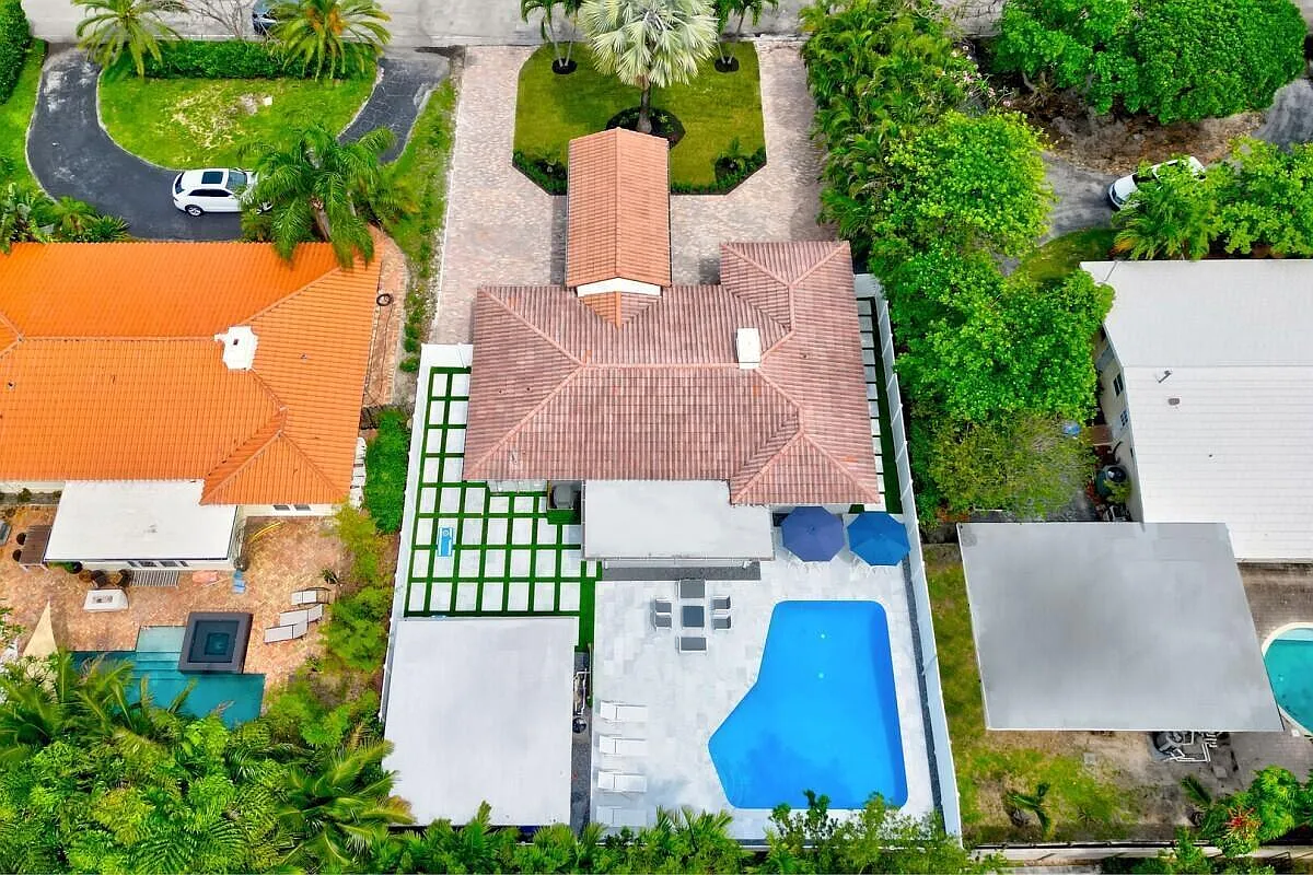 4 bed, 4.0 bath, 2198 sqft, $10,000 — Photo 4