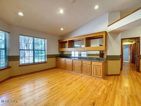 3rd image of 115 CYPRESS Landing