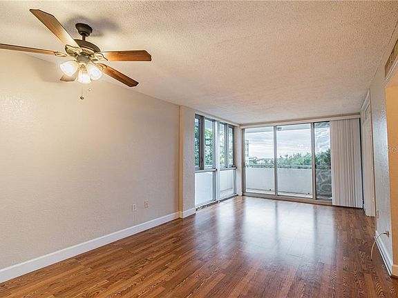 4th image of 470 3rd St S Unit 401