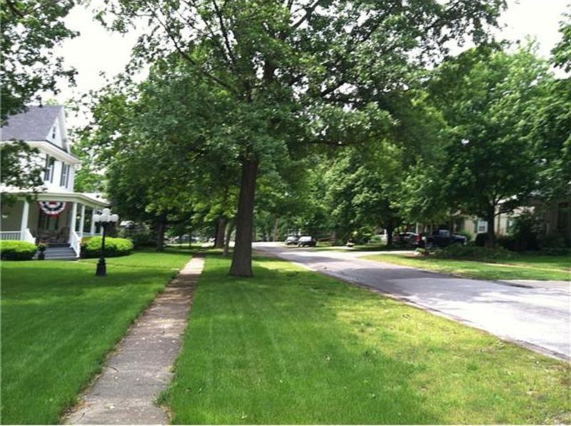 2nd image of 309 E Pinzon St