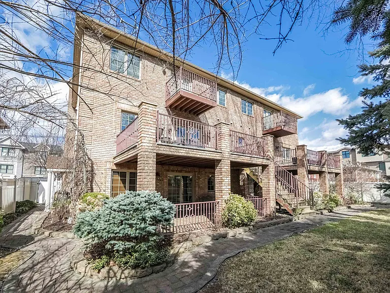 2132 Linwood Ave #C — Photo 16