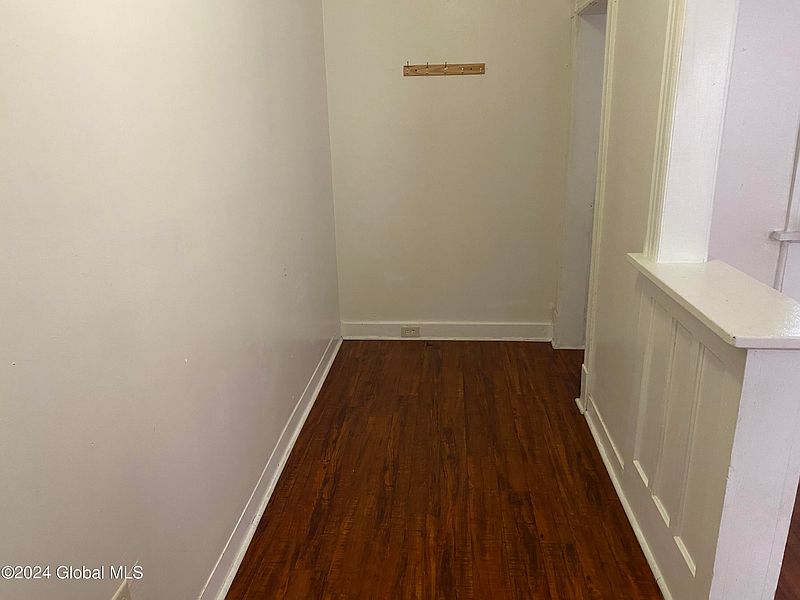 5th image of 809 Grant Avenue