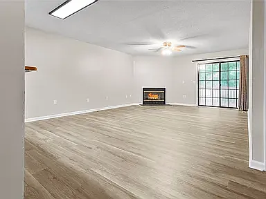 3 bed, 2211 sqft, $2,000 — Photo 3