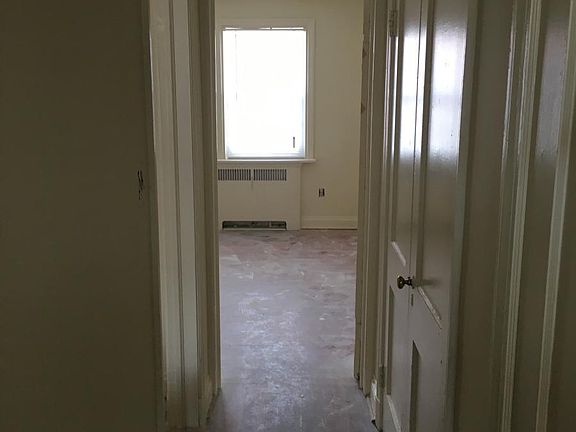 2nd image of 4905 Chamberlayne Ave APT 4