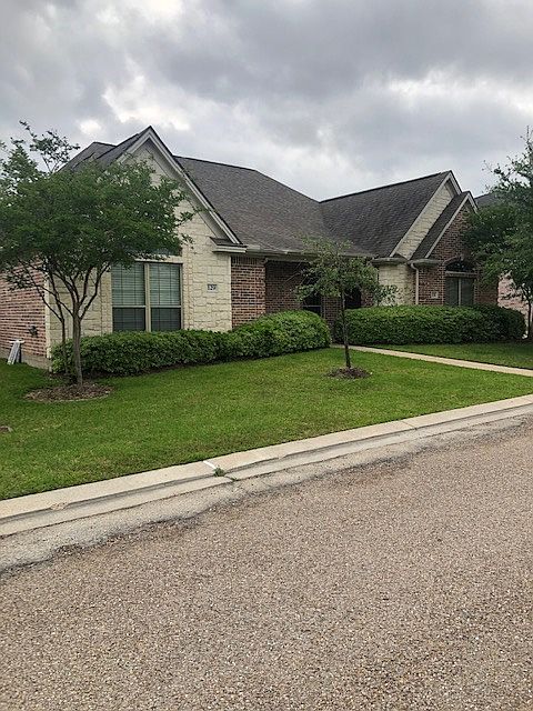 1st image of 129 Kleine Ln