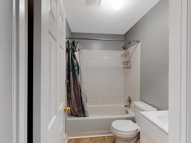 652 N 36th St — Photo 10