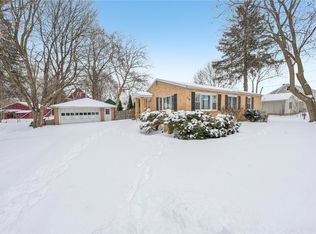 118 N Lincoln Rd, East Rochester, NY 14445