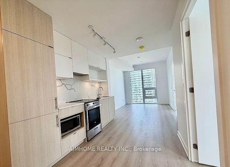 100 Queen St E #3303 — Photo 4