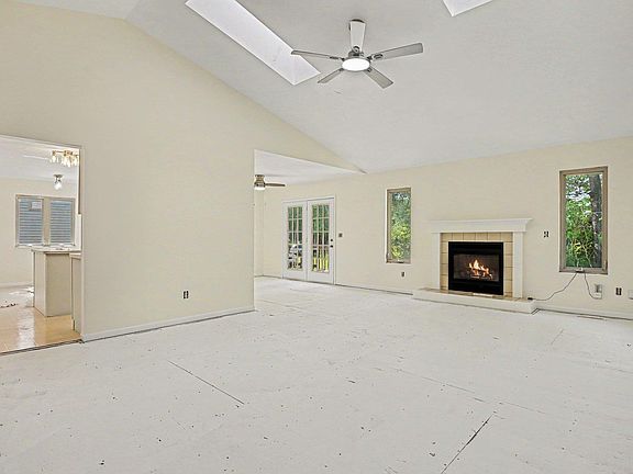 3rd image of 17860 Bay Hill Dr
