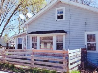 1466 Shoreland Ln, Hubertus, WI 53033