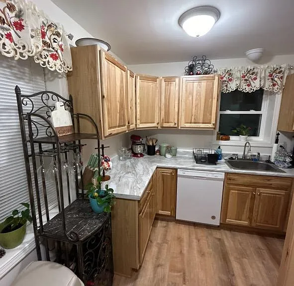 411B S Main St #B — Photo 3