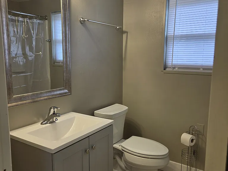 109 S River St — Photo 9