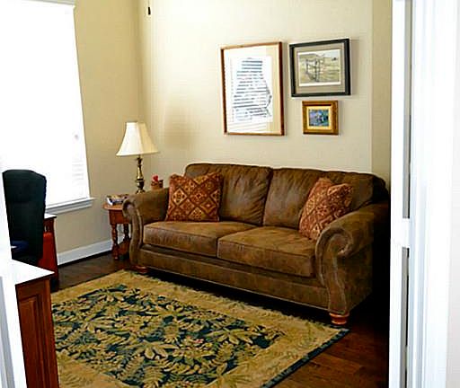 4th image of 2416 W Tuschman