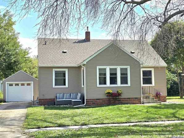 645 Maben Ave, Garner, IA 50438