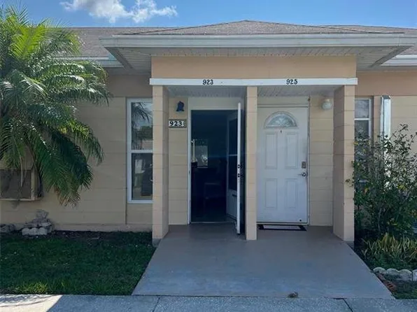 923 Club Cir, Lake Wales, FL 33854
