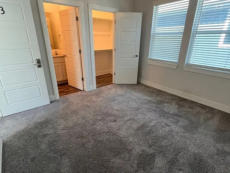 540 S Kickapoo Ave — Photo 28