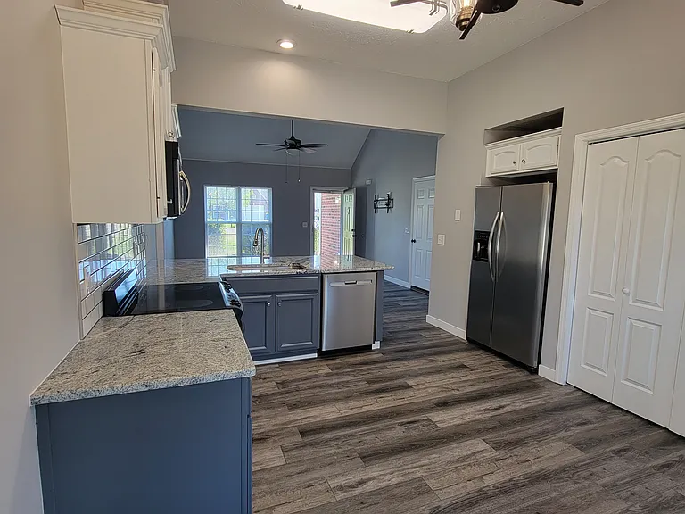 650 Potomac Pl — Photo 3