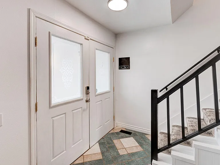 508 E Mission Dr — Photo 4