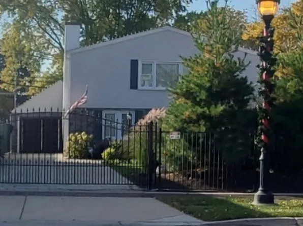 8211 W Grand Ave, River Grove, IL 60171