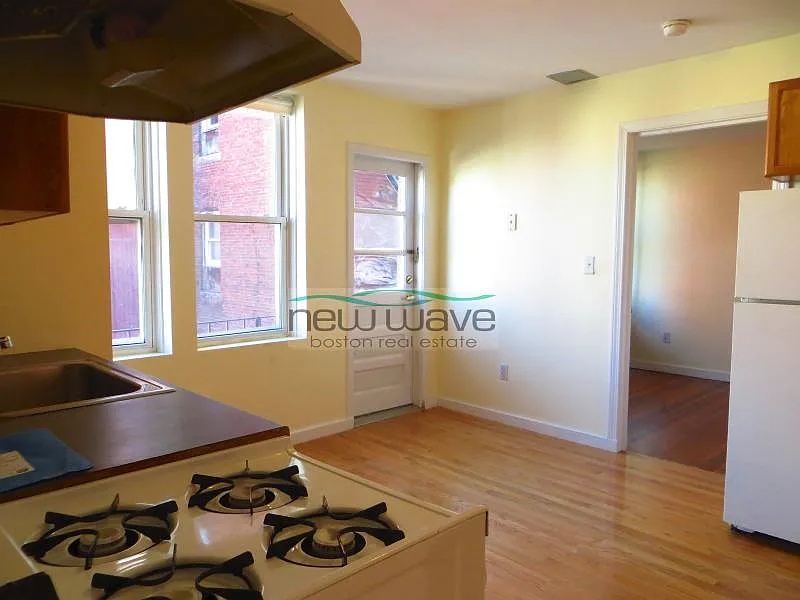 2 bed, 780 sqft, $3,600 — Photo 4