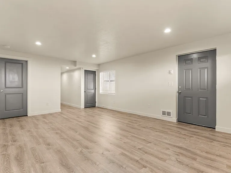 353B E 1100 N — Photo 4