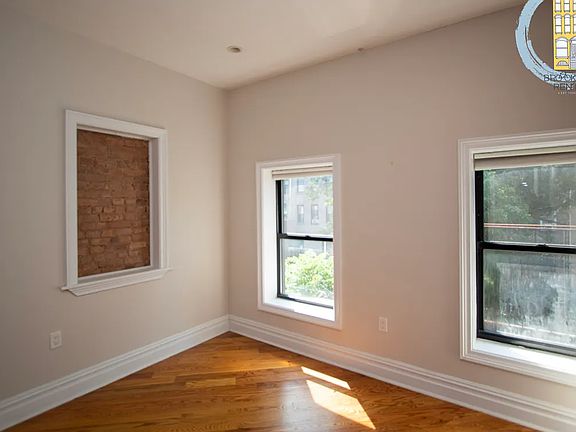 3rd image of 306 Clifton Pl #4