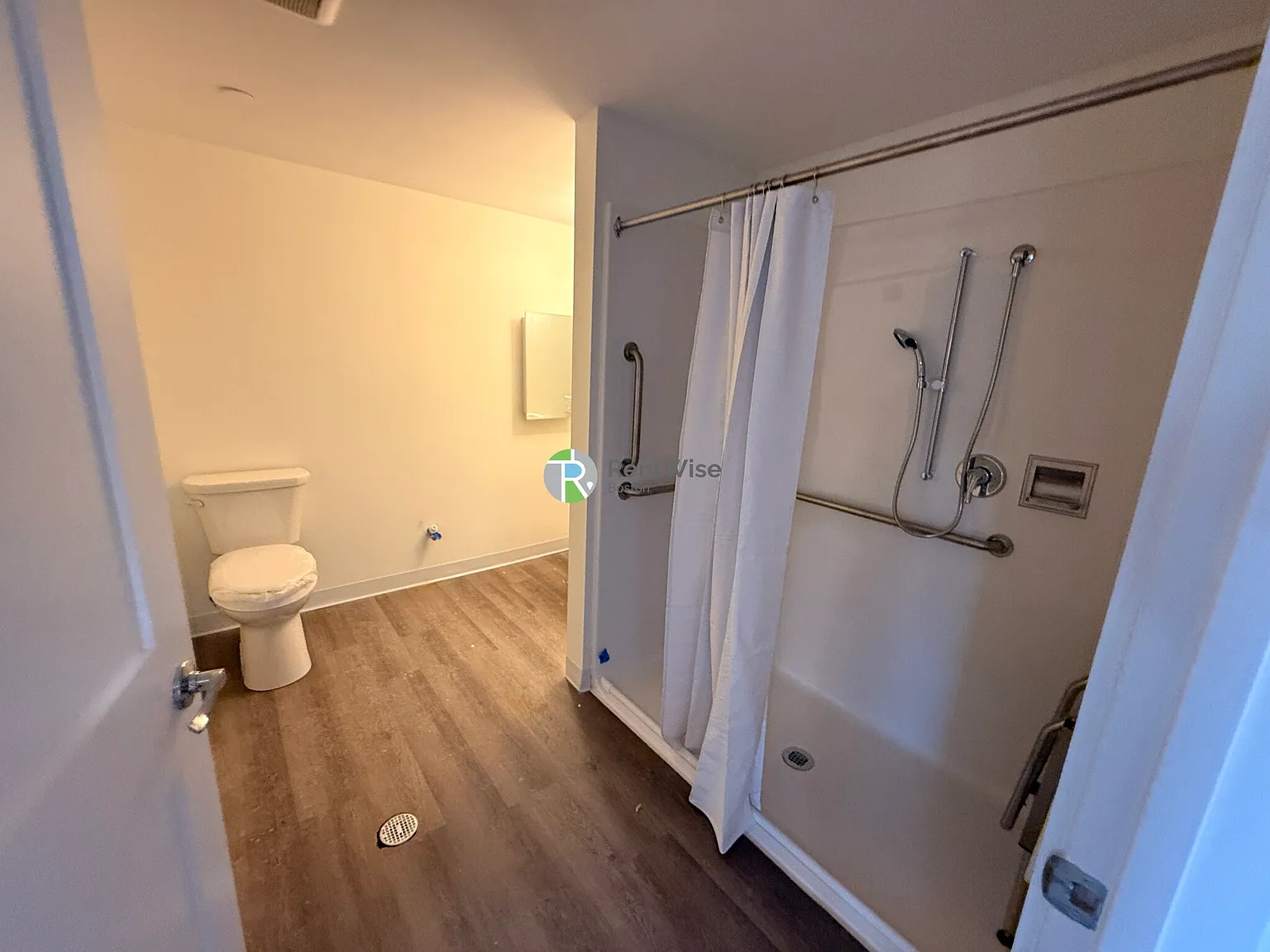 1 bed, 1.0 bath, $2,025 — Photo 3
