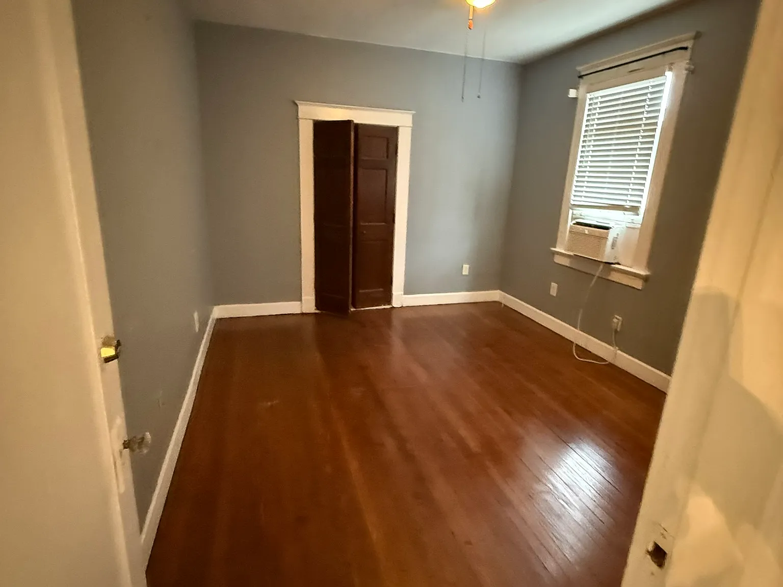 2 bed, 1000 sqft, $2,400 — Photo 2