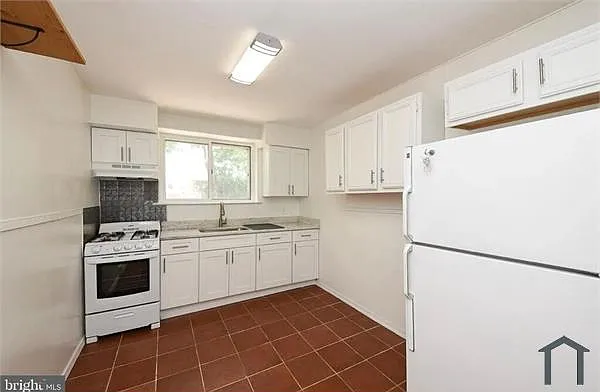 1 bed, $1,100 — Photo 4