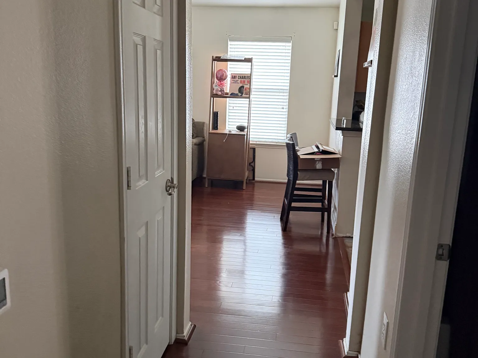 3 bed, 1347 sqft, $2,100 — Photo 3