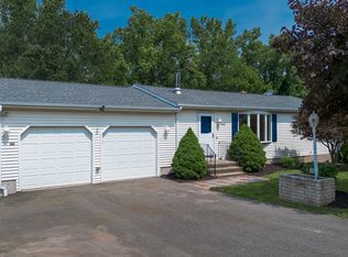 45 Deer Run Rd, Wallingford, CT 06492