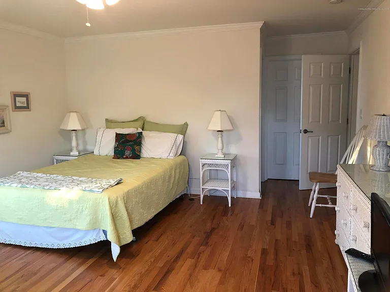 32 N Potter Ave — Photo 19