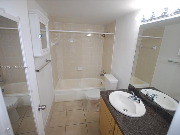 4th image of 7115 Miami Lakes Dr APT N27
