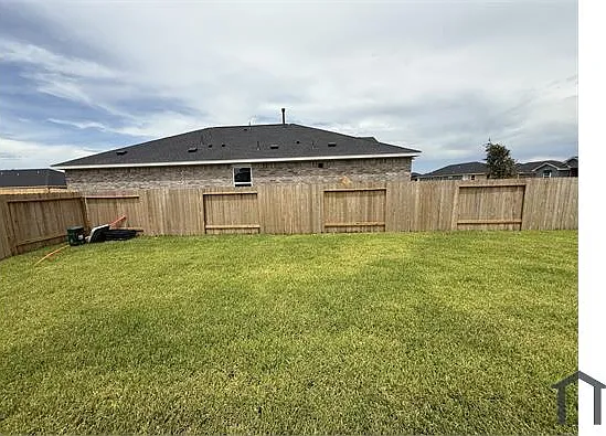423 Amy St — Photo 49