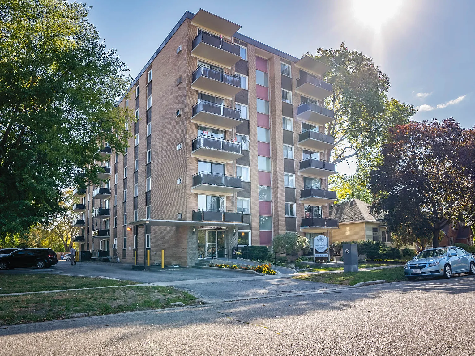 Embassy Tower Apartments — Photo 2