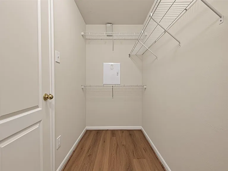 4823 Grand Chateau Ln — Photo 33
