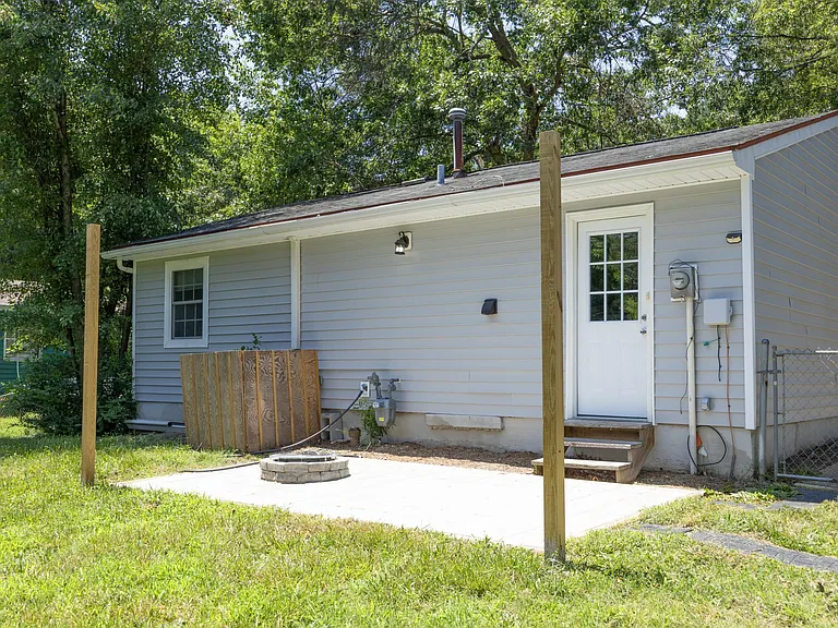 3017 Wedgedale Ave — Photo 9