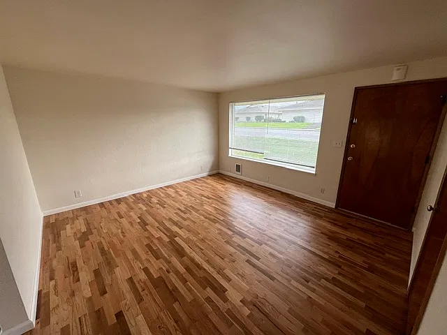 2 bed, 750 sqft, $1,850 — Photo 2