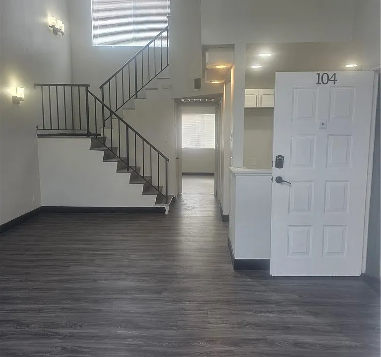 11150 Glenoaks Blvd #104