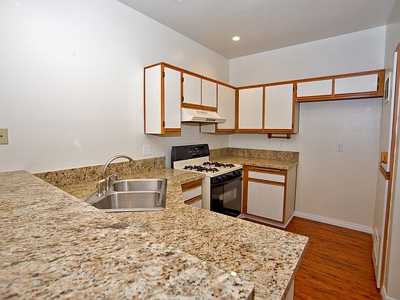 4th image of 205 N Via Colinas
