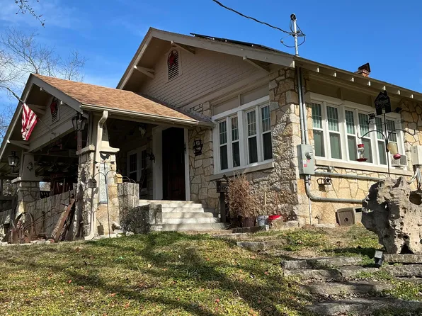 102 N Kings Hwy, Noel, MO 64854