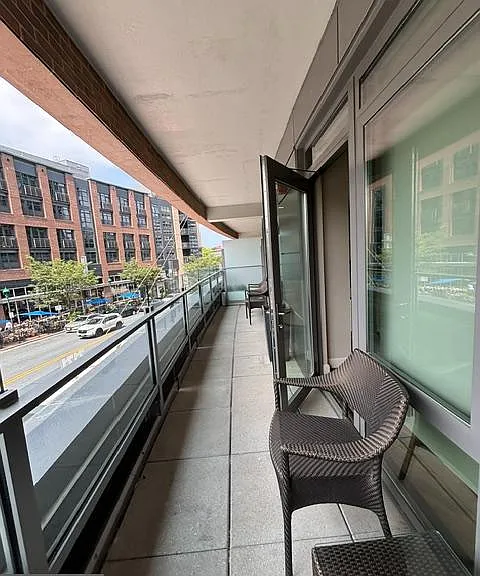 7171 Woodmont Ave #806 — Photo 34
