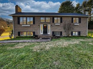 827 Birdie Dr, Abingdon, VA 24211