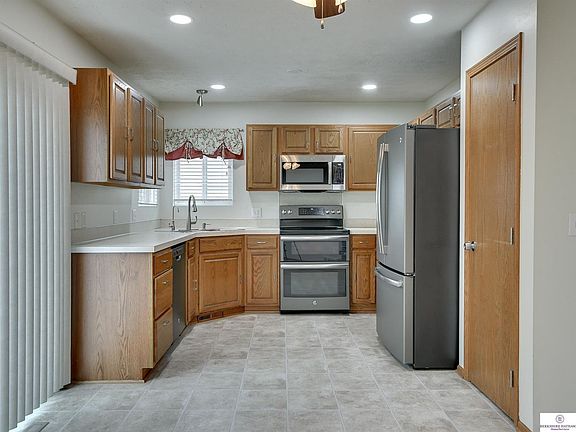 5th image of 6905 S 152nd St