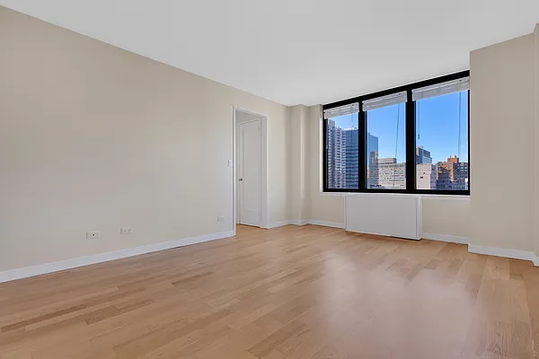 Rented by R New York | media 9