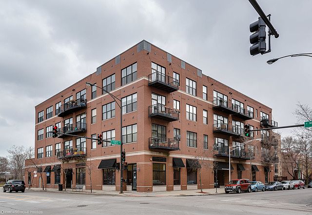 1st image of 1 S Leavitt St Unit 207