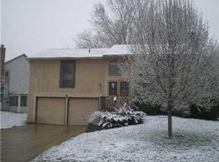 131 E Nelson Cir, Olathe, KS 66061