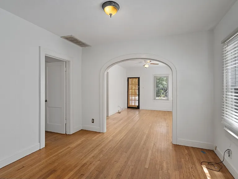 1500 Newning Ave — Photo 7