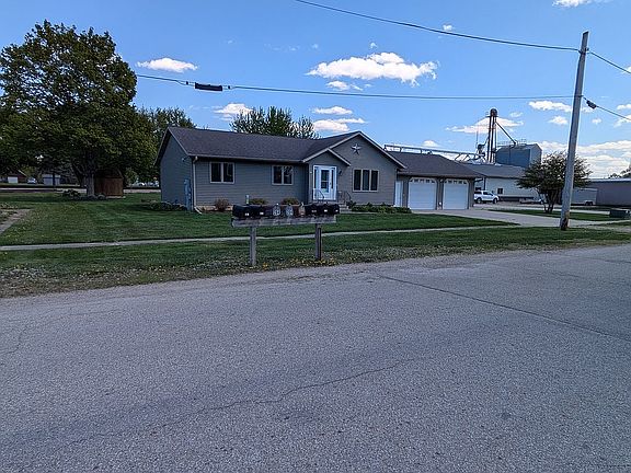 3rd image of 207 N School St